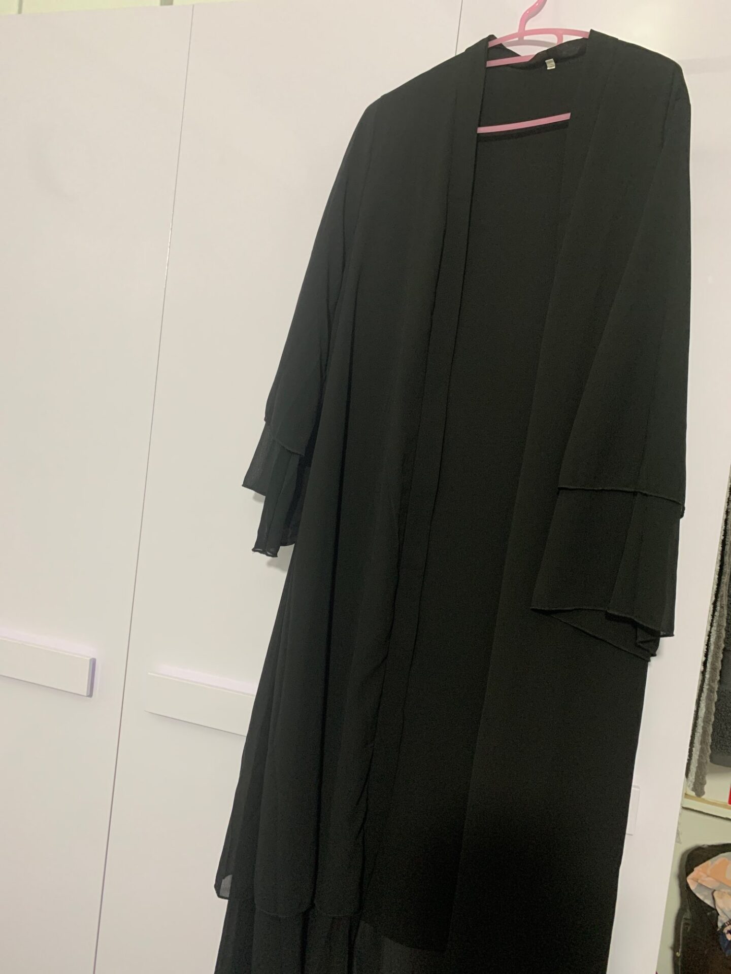 abaya chic et moderne noir