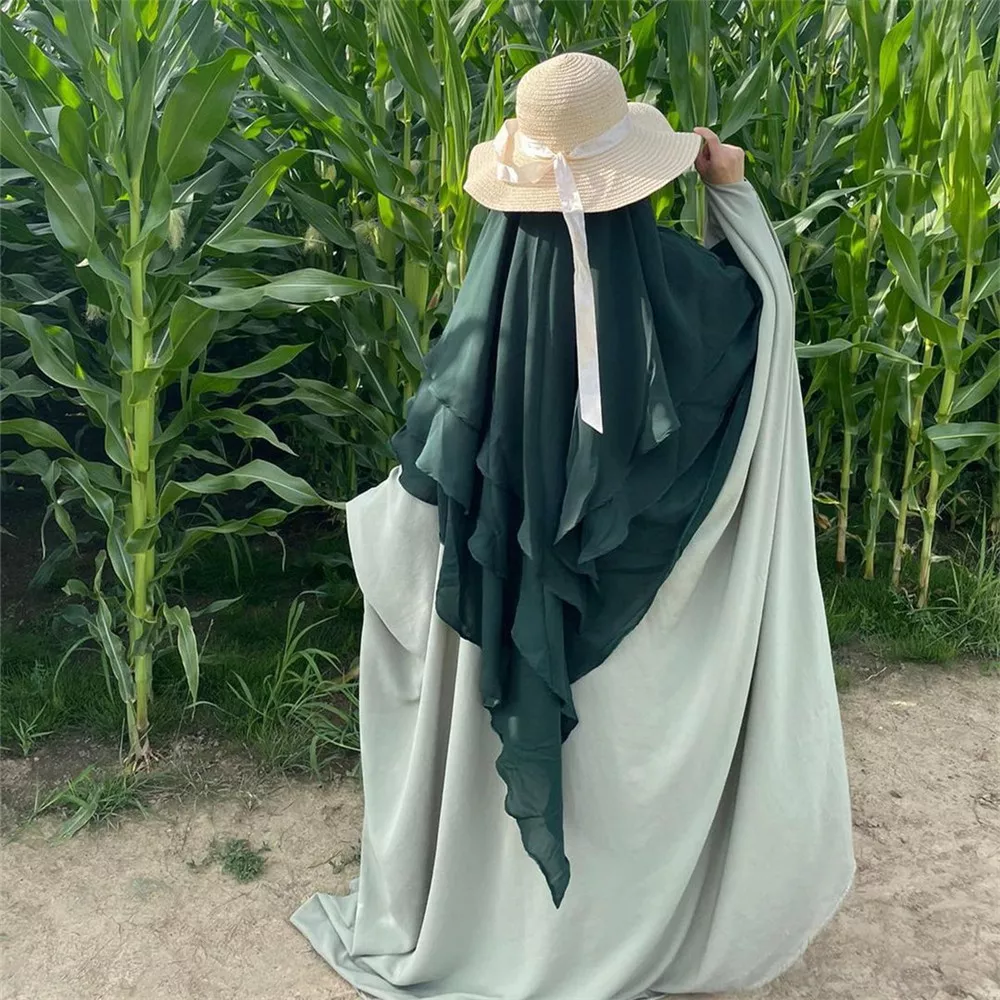 femme musulmane portant une voile islamique une khimar 3 voiles