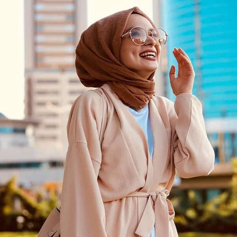 hijab adapté au verre