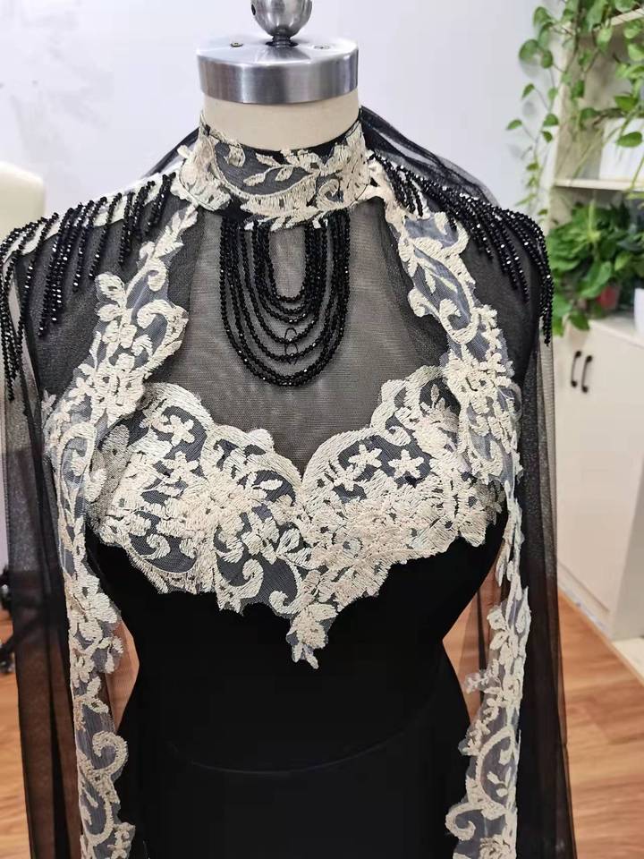 caftan moderne en dentelle