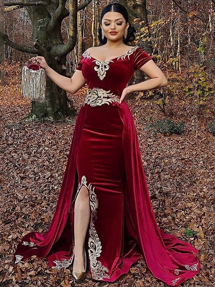 caftan rouge velour